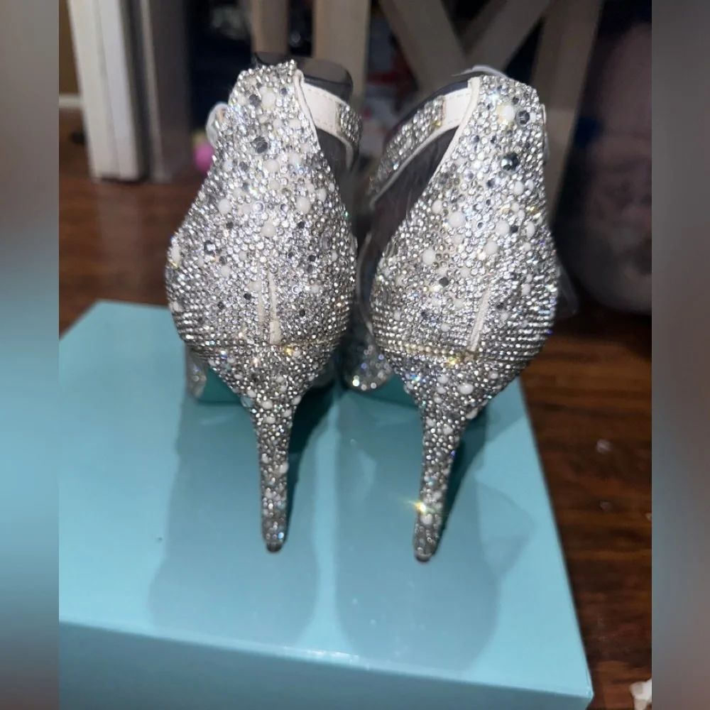 Betsy Johnson Blue heels - Picture 6 of 8